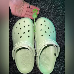 Crocs clog size 7 men’s women’s 9 🥰